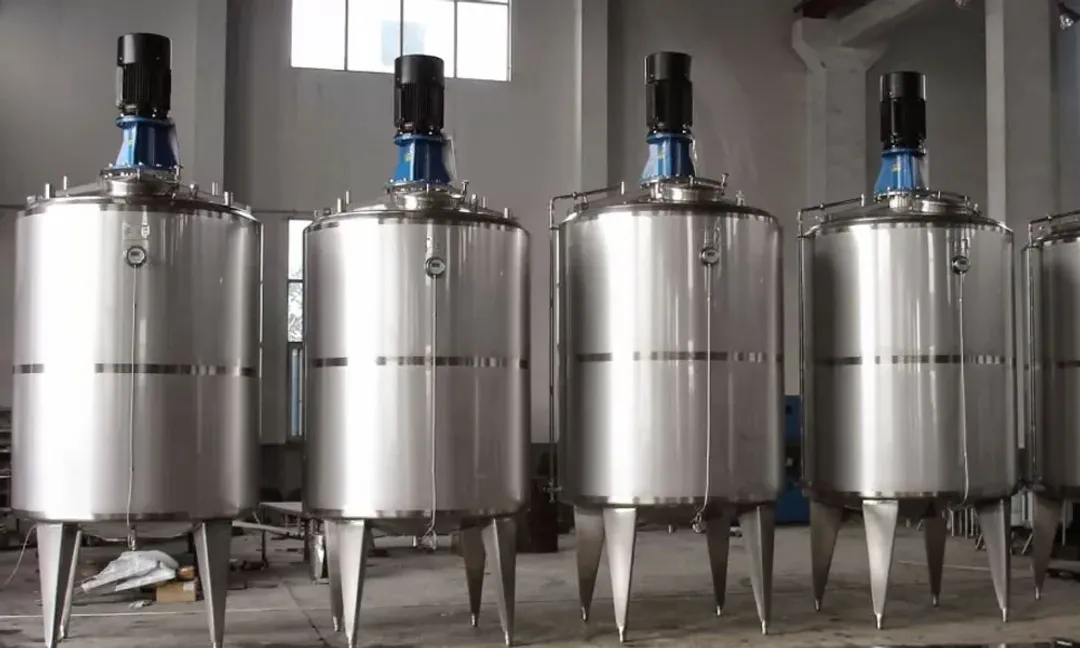 Стальные емкости для воды и напитков